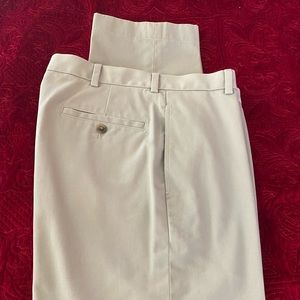 Brooks Brothers Khakis Waist 32, Inseam 30, Rise 10, Hips 38, Leg 8. NWOT.
